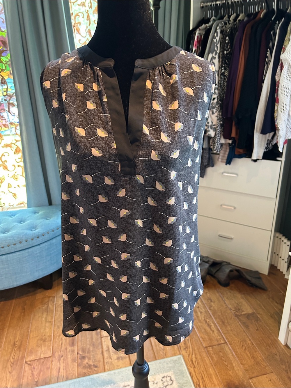 LOFT Black Split-Neck Sleeveless Tank with Cream Leaf Print